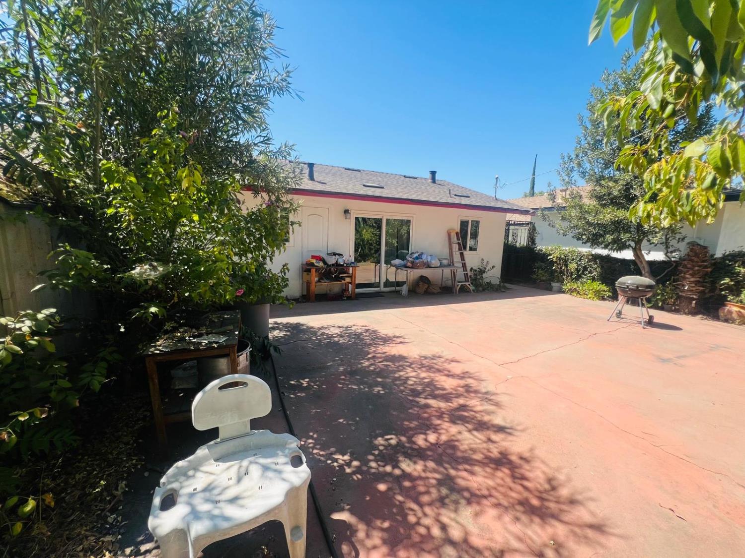 1029 E Cortland Ave, Fresno, CA 93704