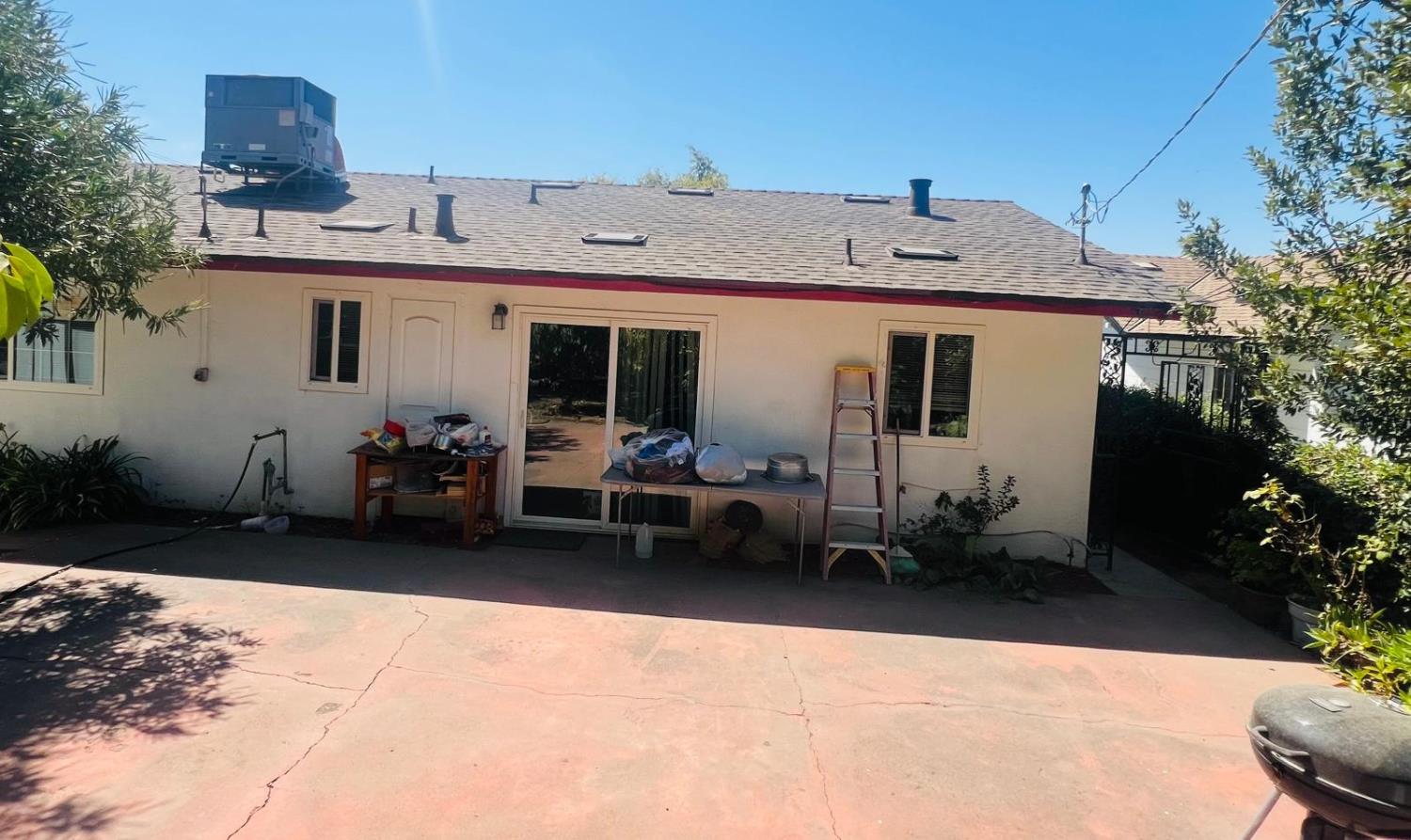 1029 E Cortland Ave, Fresno, CA 93704