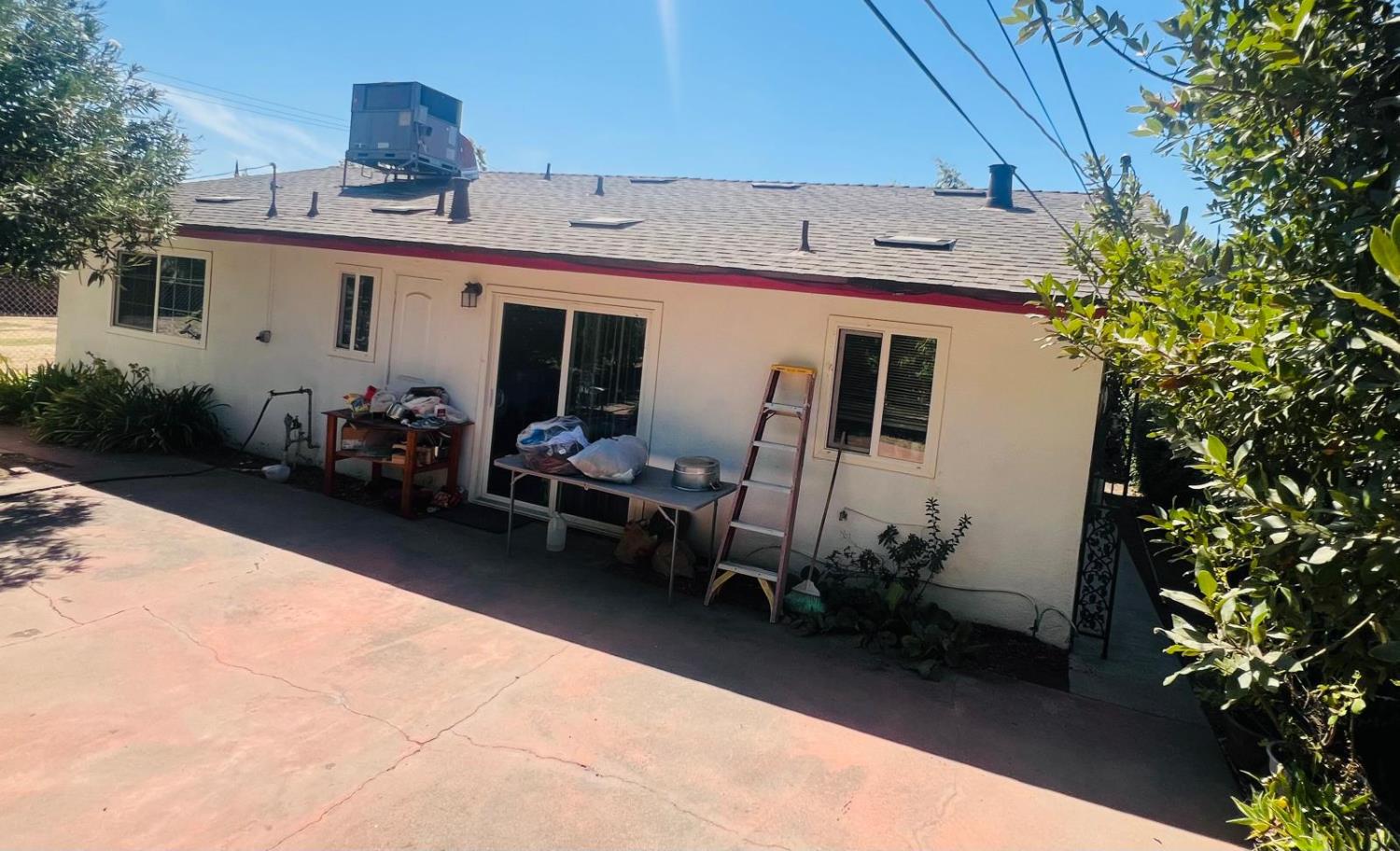 1029 E Cortland Ave, Fresno, CA 93704