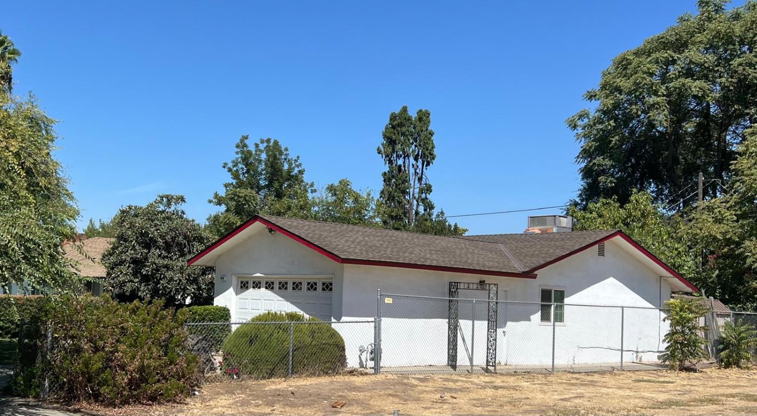 1029 E Cortland Ave, Fresno, CA 93704