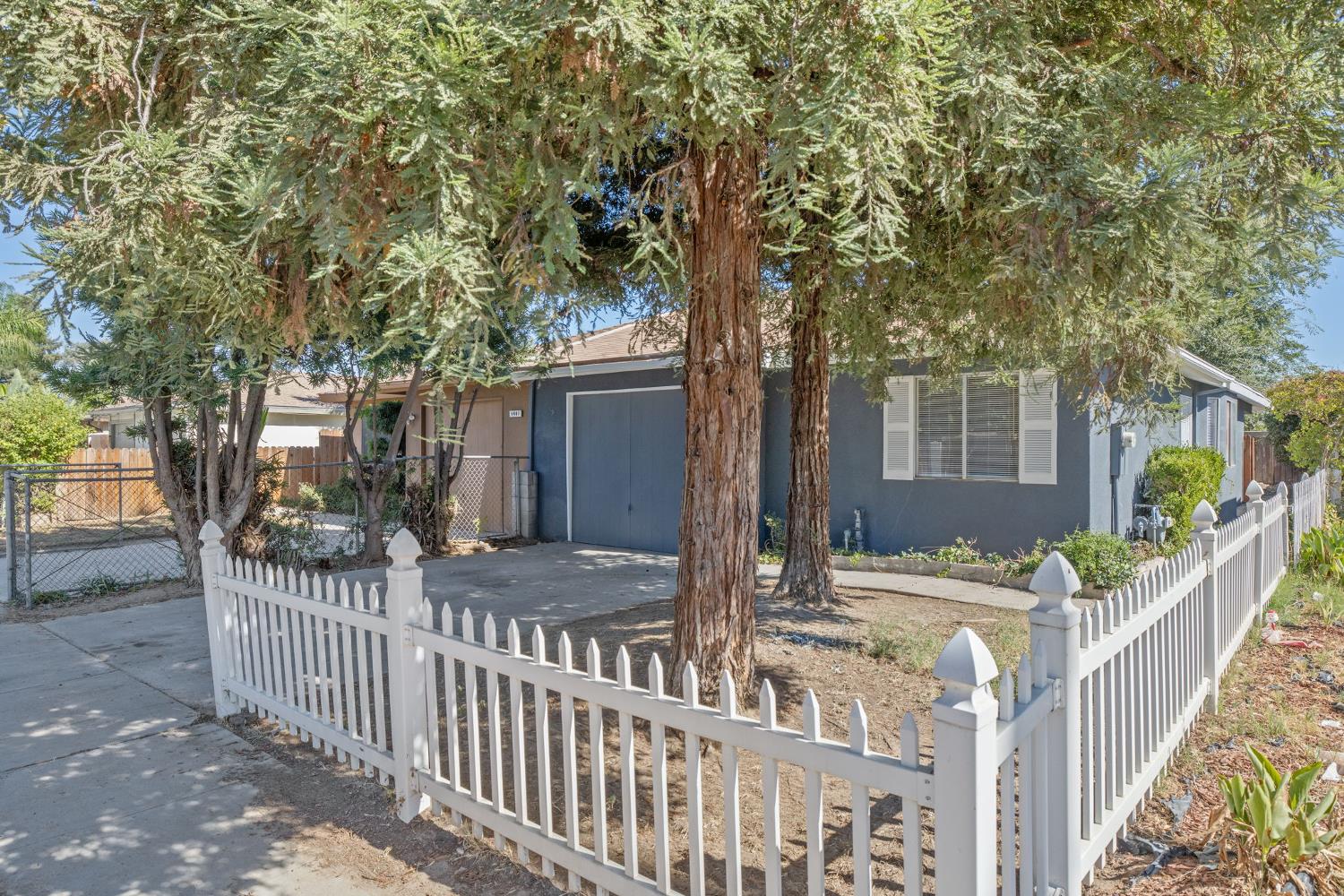 5451 W Santa Ana Ave, Fresno, CA 93722
