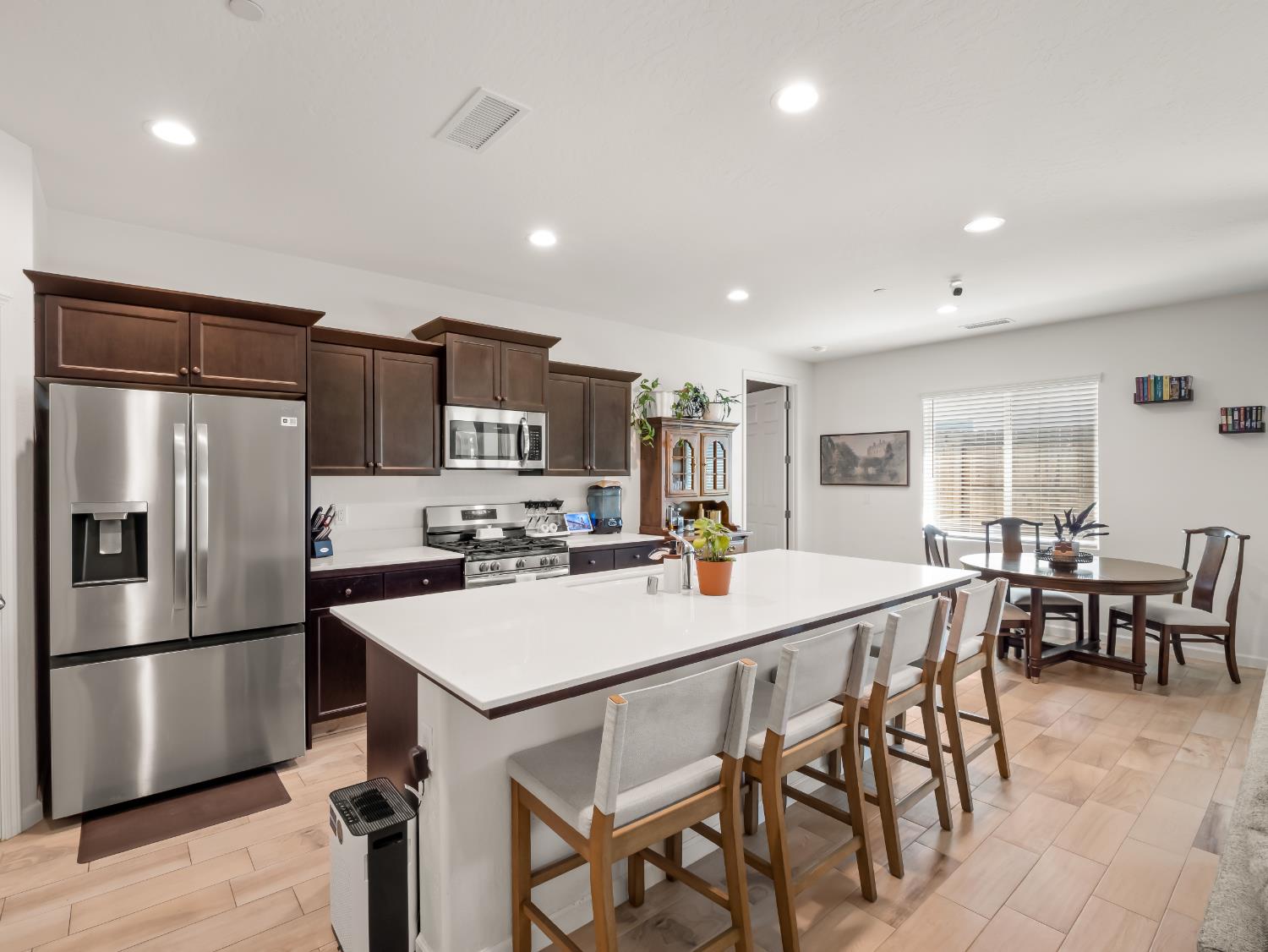 2430 N Cypress Ave, Fresno, CA 93727