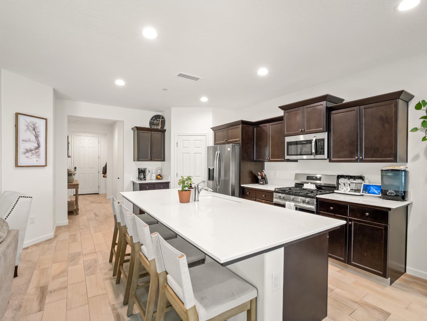 2430 N Cypress Ave, Fresno, CA 93727