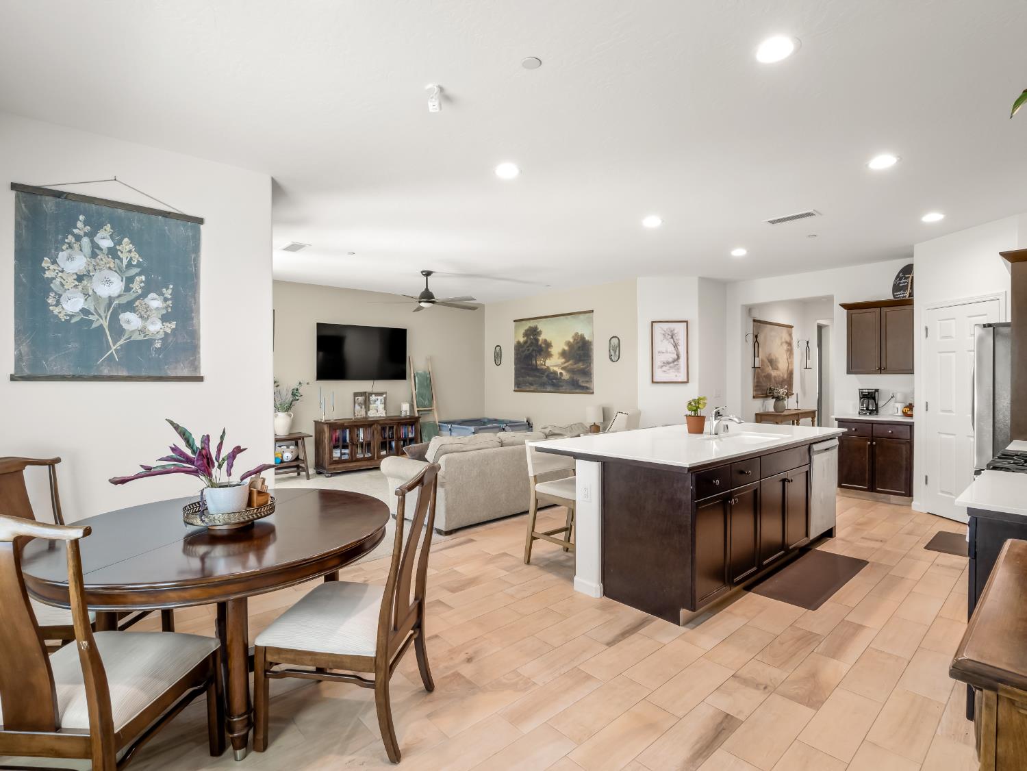 2430 N Cypress Ave, Fresno, CA 93727