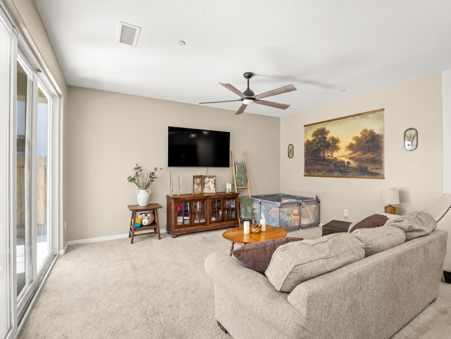 2430 N Cypress Ave, Fresno, CA 93727
