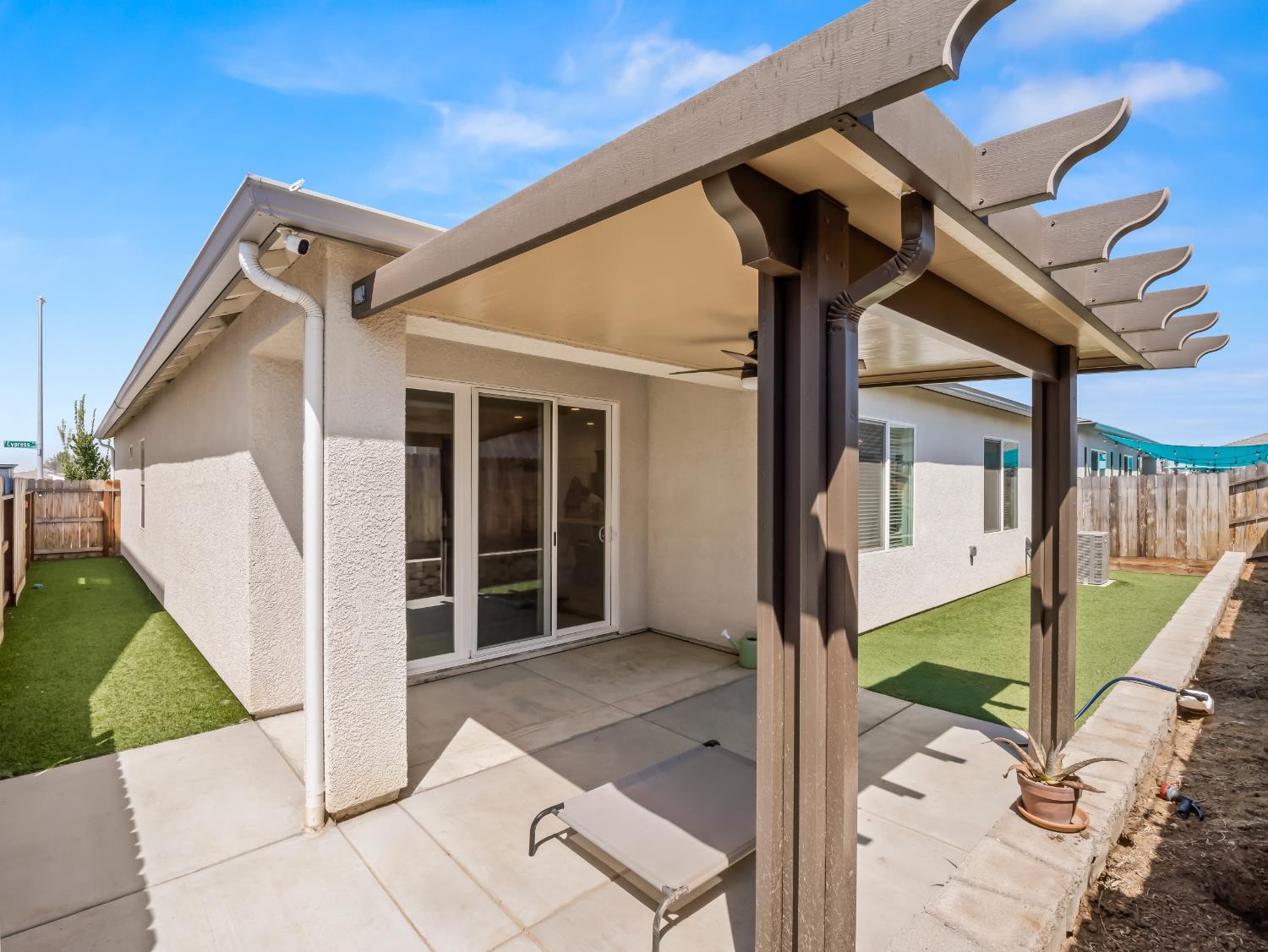 2430 N Cypress Ave, Fresno, CA 93727
