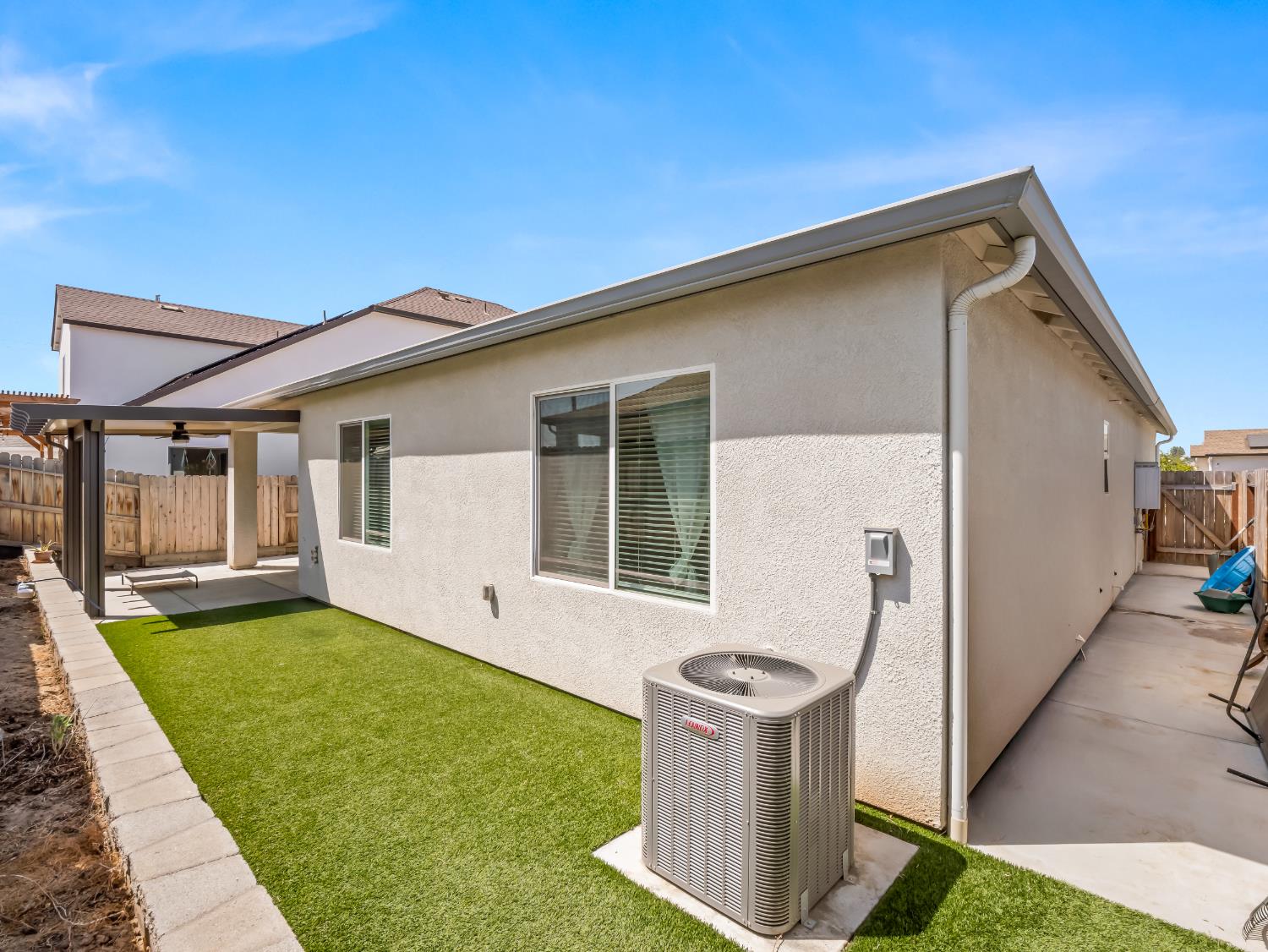 2430 N Cypress Ave, Fresno, CA 93727
