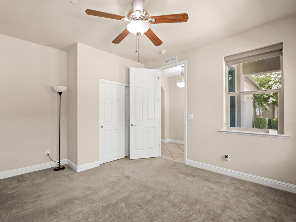 1229 E Via Roma Dr, Fresno, CA 93730