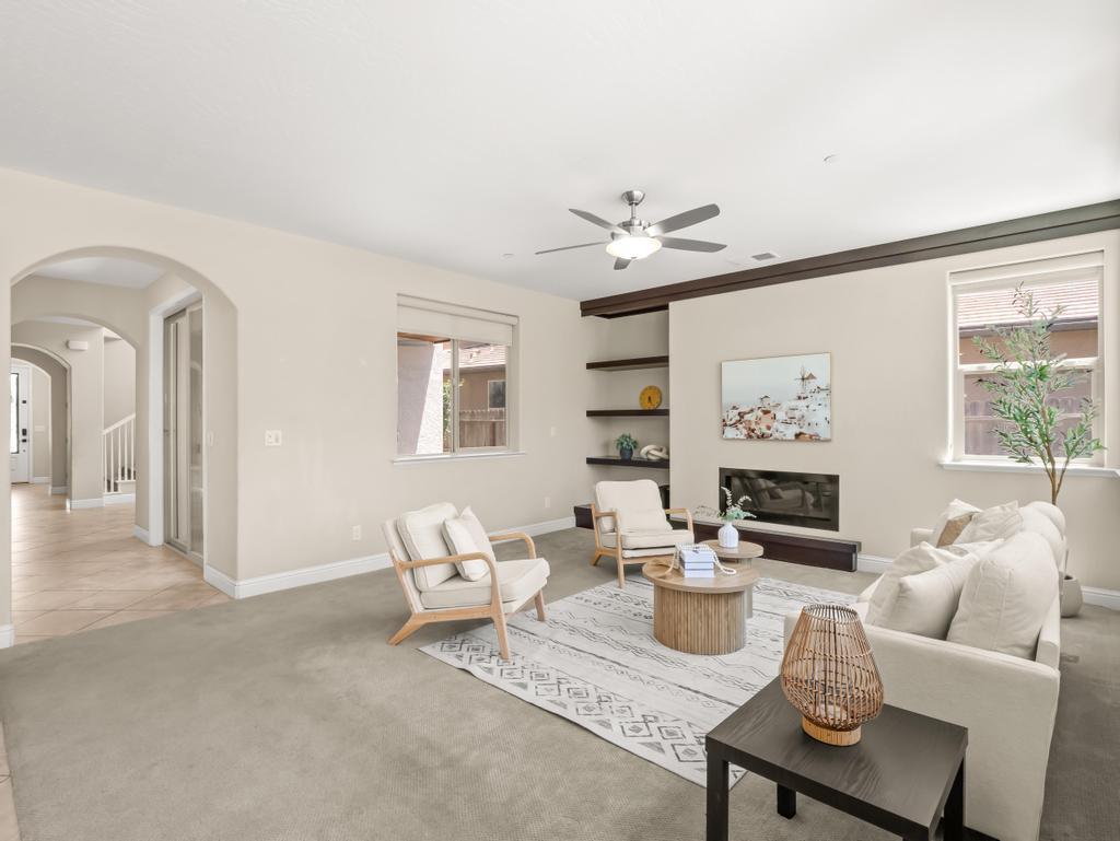 1229 E Via Roma Dr, Fresno, CA 93730