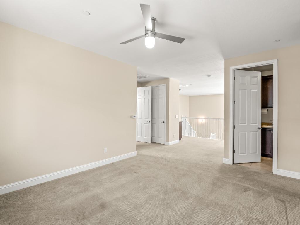 1229 E Via Roma Dr, Fresno, CA 93730