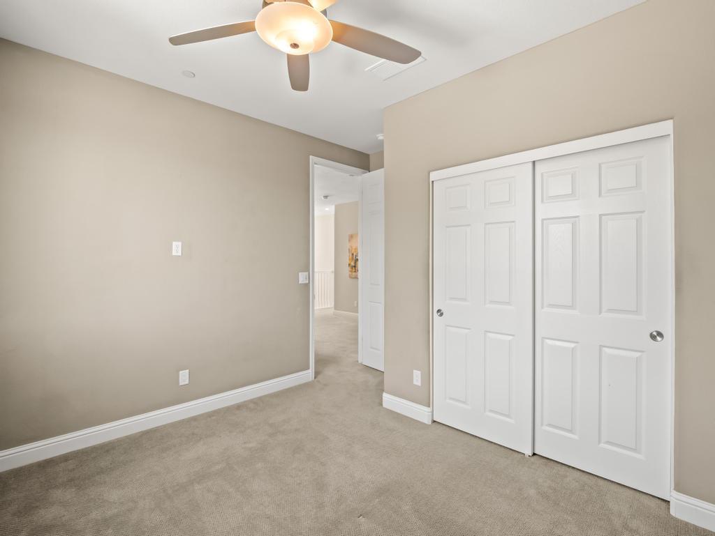 1229 E Via Roma Dr, Fresno, CA 93730