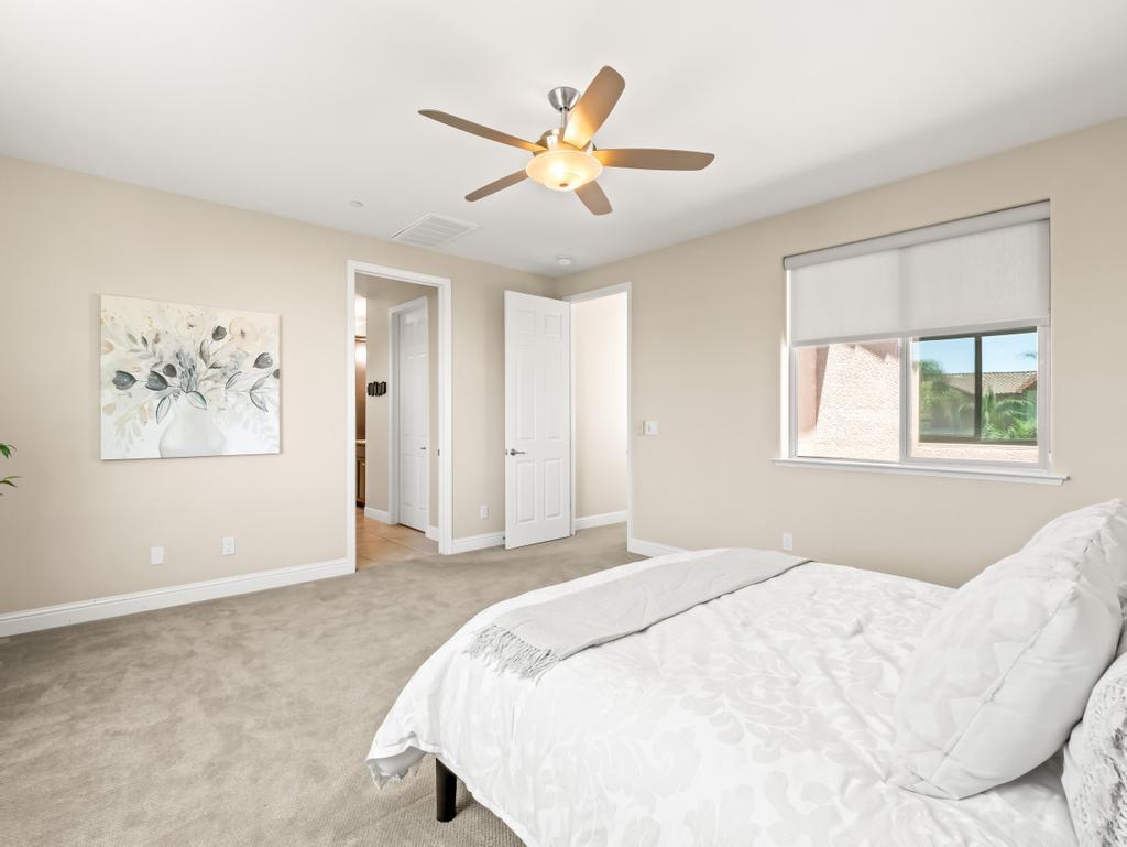 1229 E Via Roma Dr, Fresno, CA 93730
