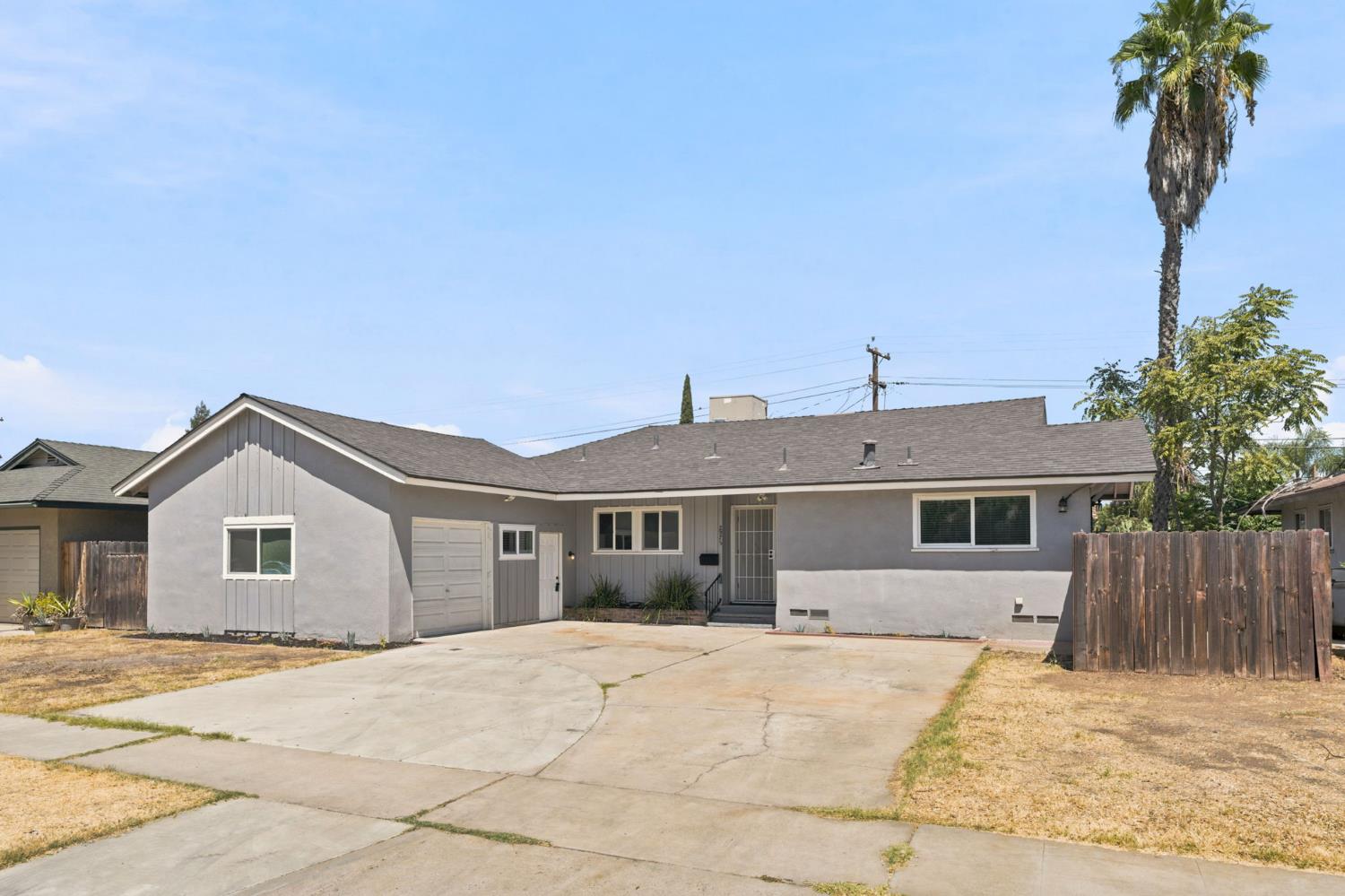 2975 E Austin Way, Fresno, CA 93726