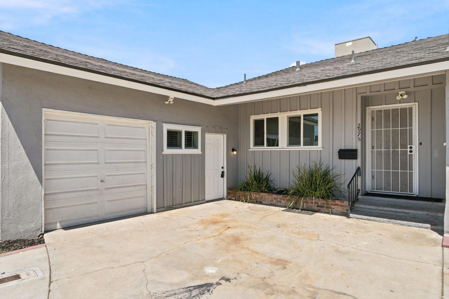2975 E Austin Way, Fresno, CA 93726