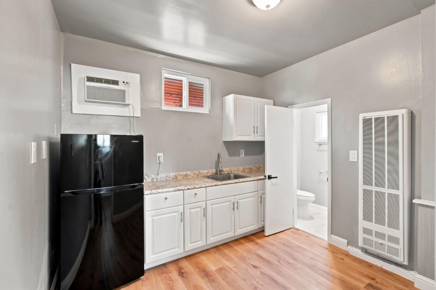 2975 E Austin Way, Fresno, CA 93726