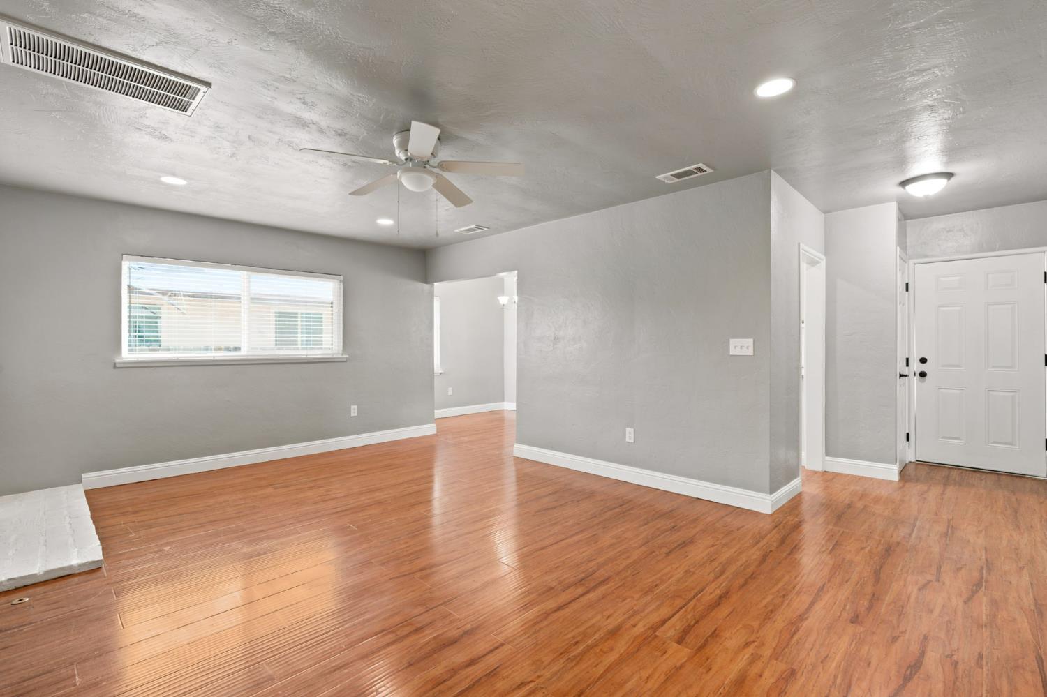 2975 E Austin Way, Fresno, CA 93726