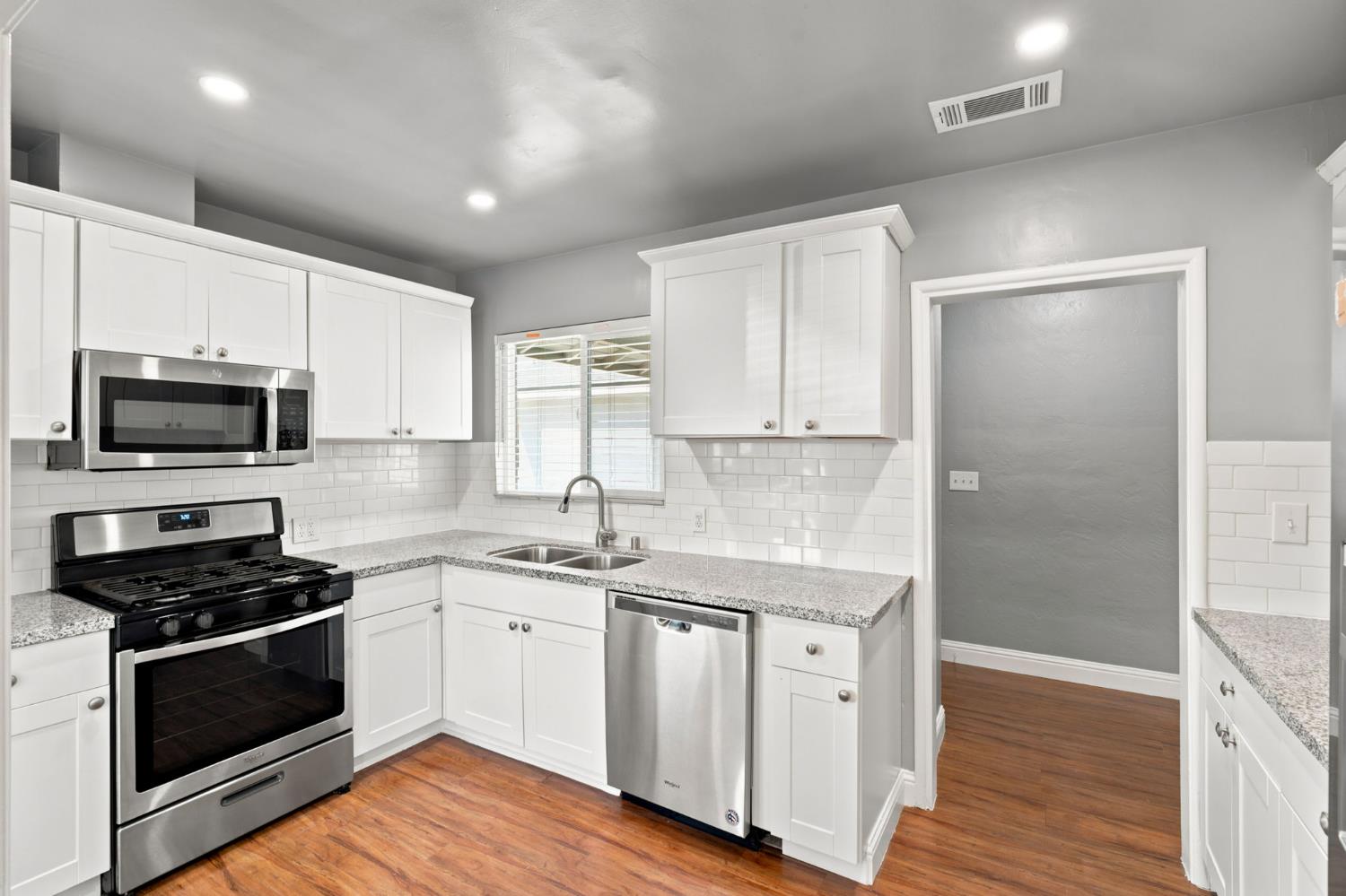 2975 E Austin Way, Fresno, CA 93726