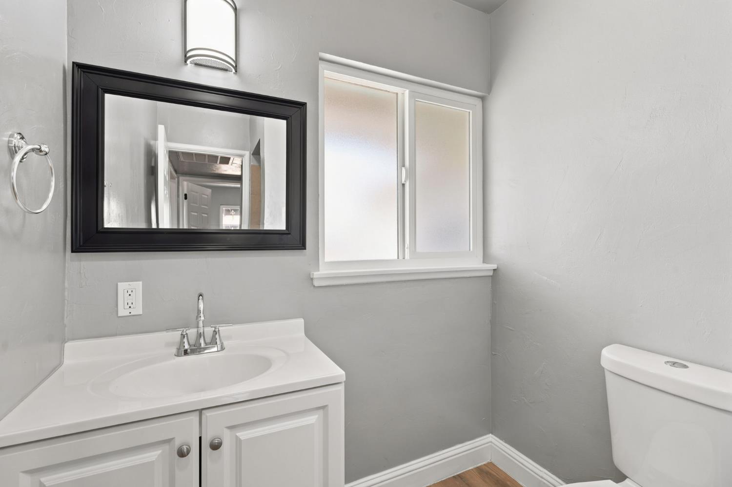 2975 E Austin Way, Fresno, CA 93726