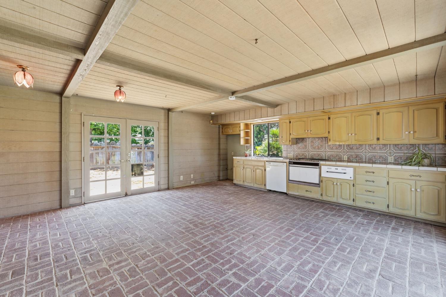 5820 E Alta Ave, Fresno, CA 93727