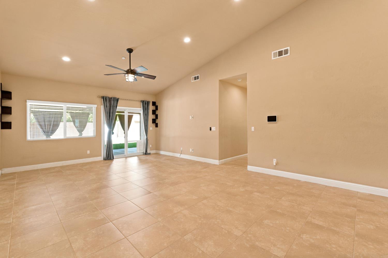 2267 N Duke St, Visalia, CA 93291