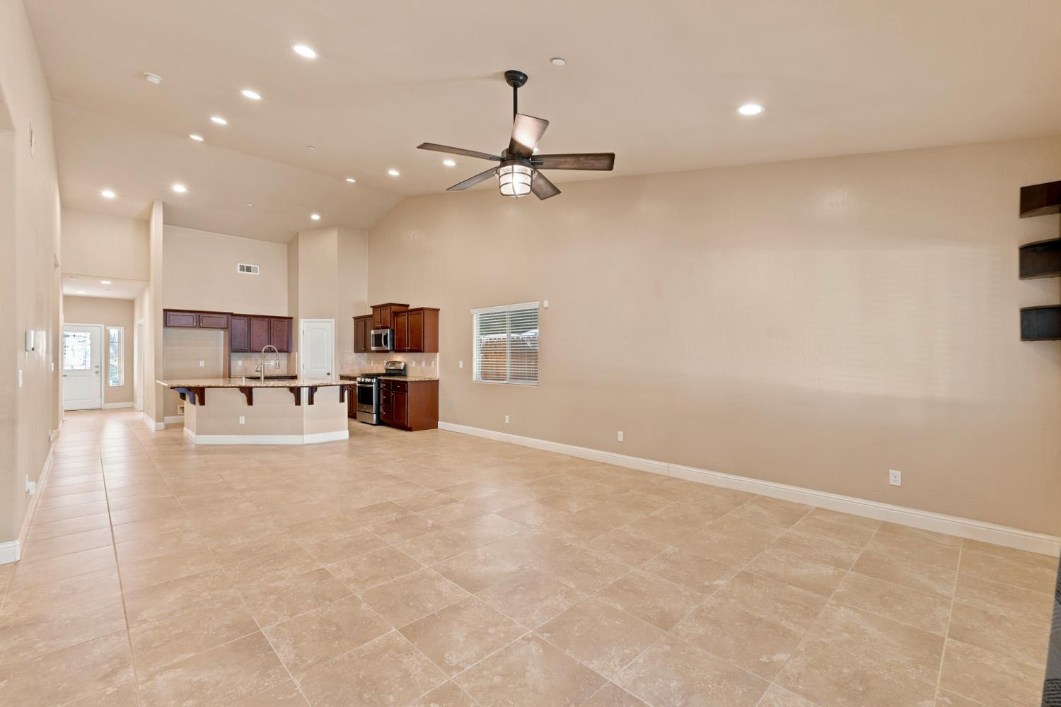 2267 N Duke St, Visalia, CA 93291
