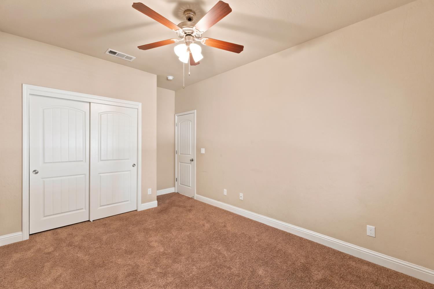 2267 N Duke St, Visalia, CA 93291