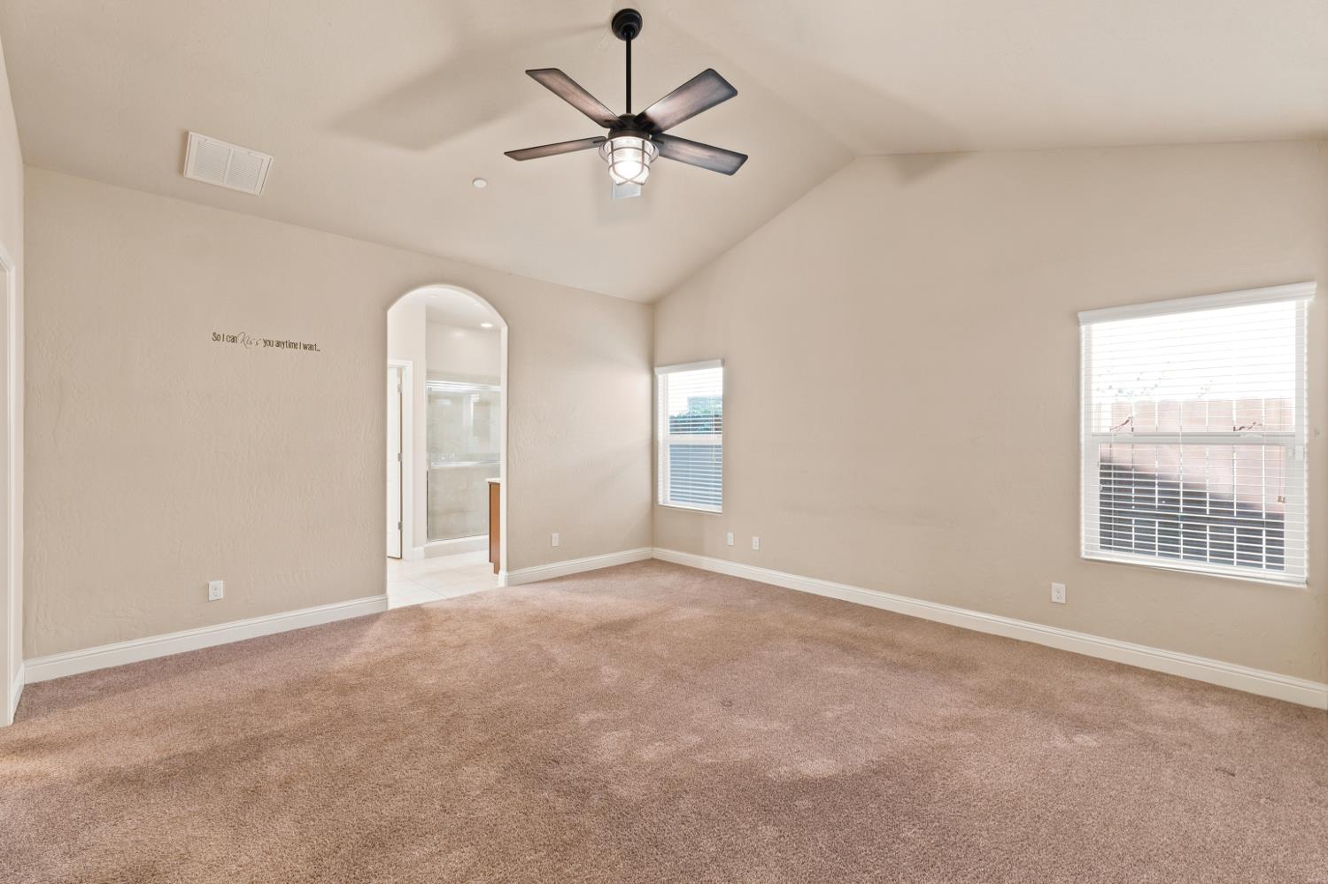 2267 N Duke St, Visalia, CA 93291