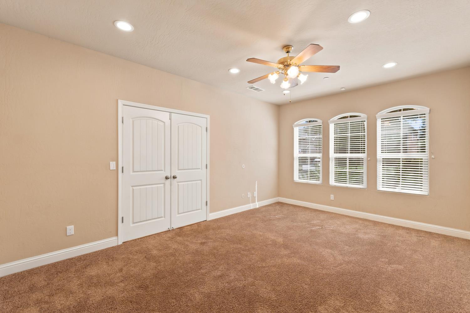 2267 N Duke St, Visalia, CA 93291
