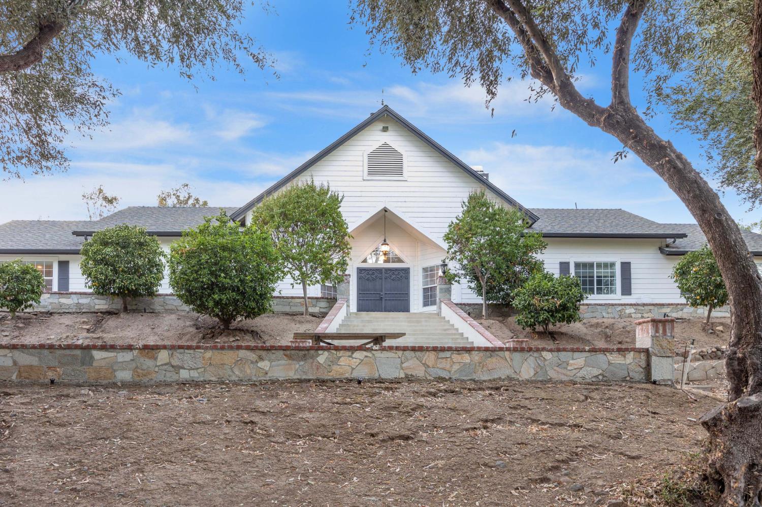 42761 Juniper St, Murrieta Valley, CA 92562