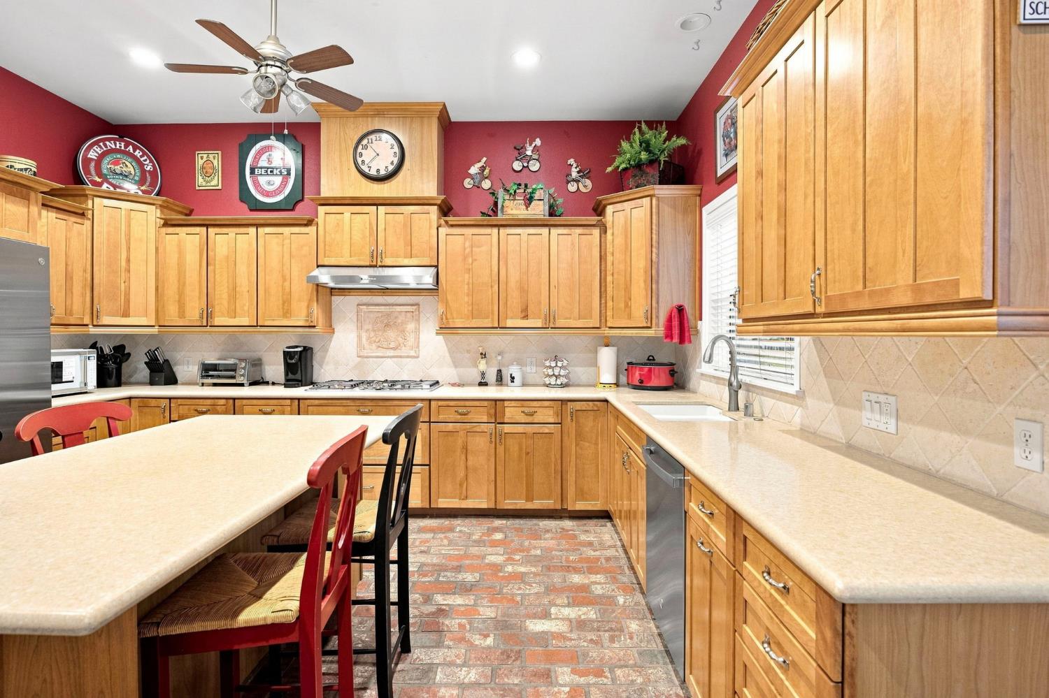 42761 Juniper St, Murrieta Valley, CA 92562