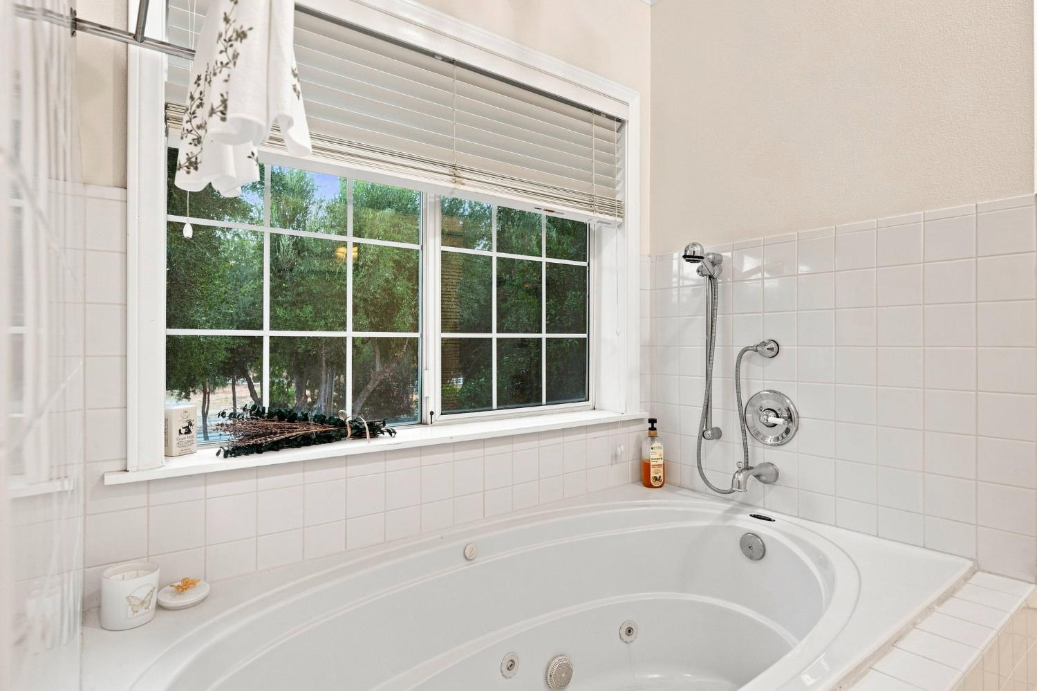 42761 Juniper St, Murrieta Valley, CA 92562