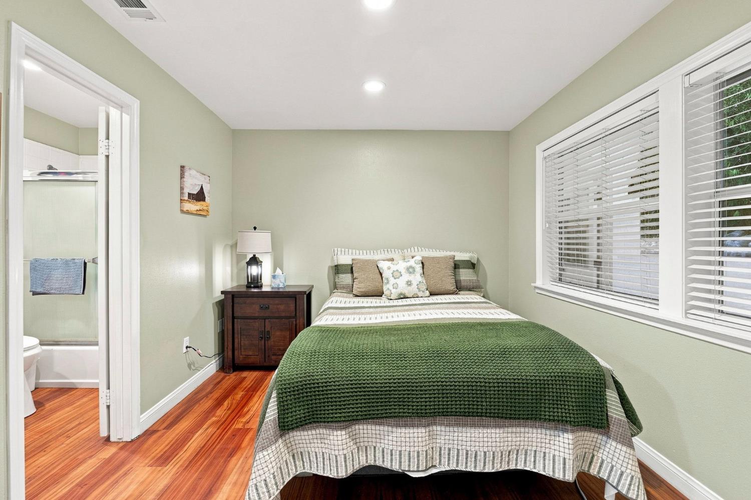 42761 Juniper St, Murrieta Valley, CA 92562