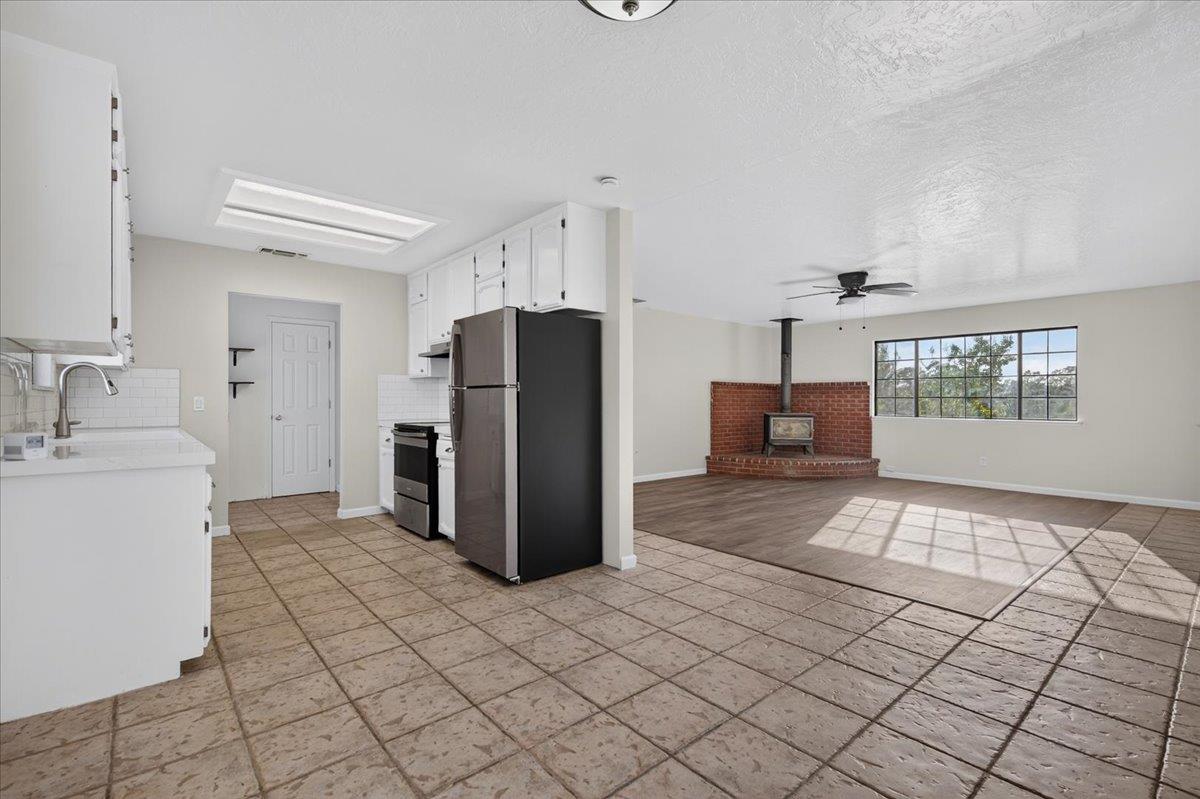 28368 River Road Way, Madera, CA 93636
