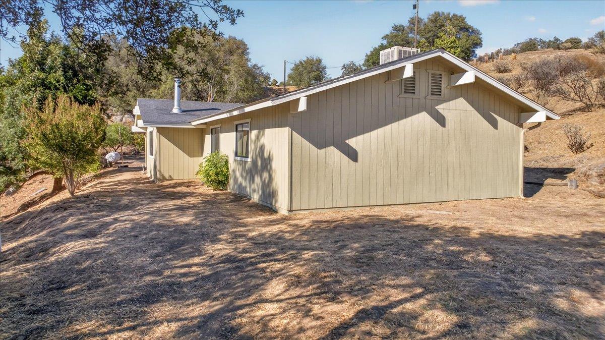 28368 River Road Way, Madera, CA 93636