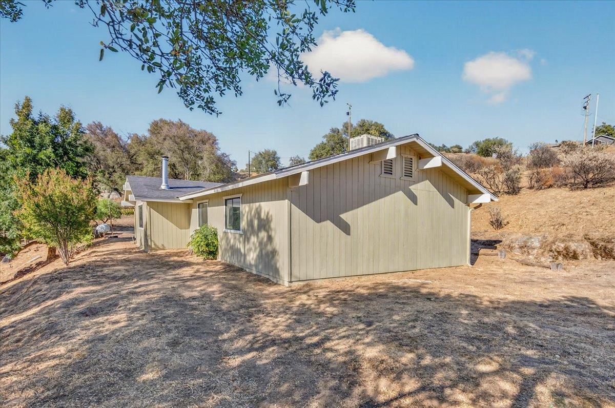 28368 River Road Way, Madera, CA 93636