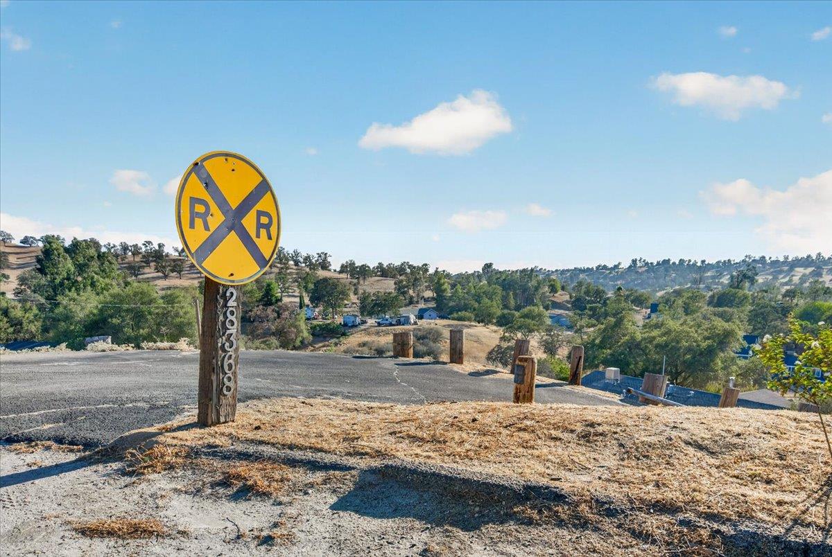 28368 River Road Way, Madera, CA 93636