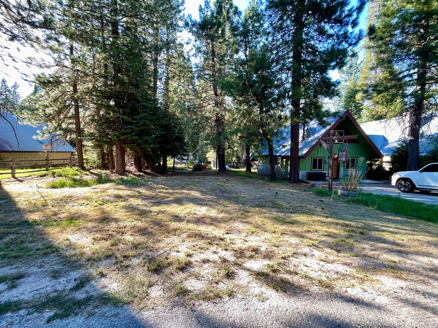 8 Hwy 41, Fish Camp, CA 93623