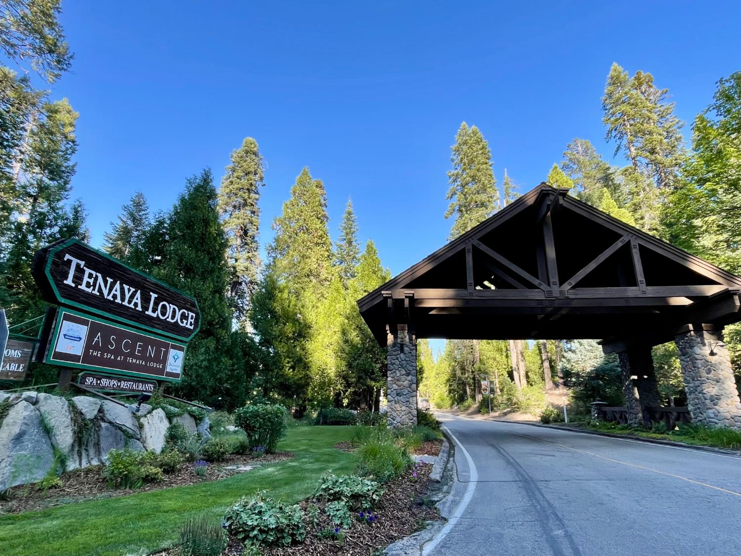 8 Hwy 41, Fish Camp, CA 93623