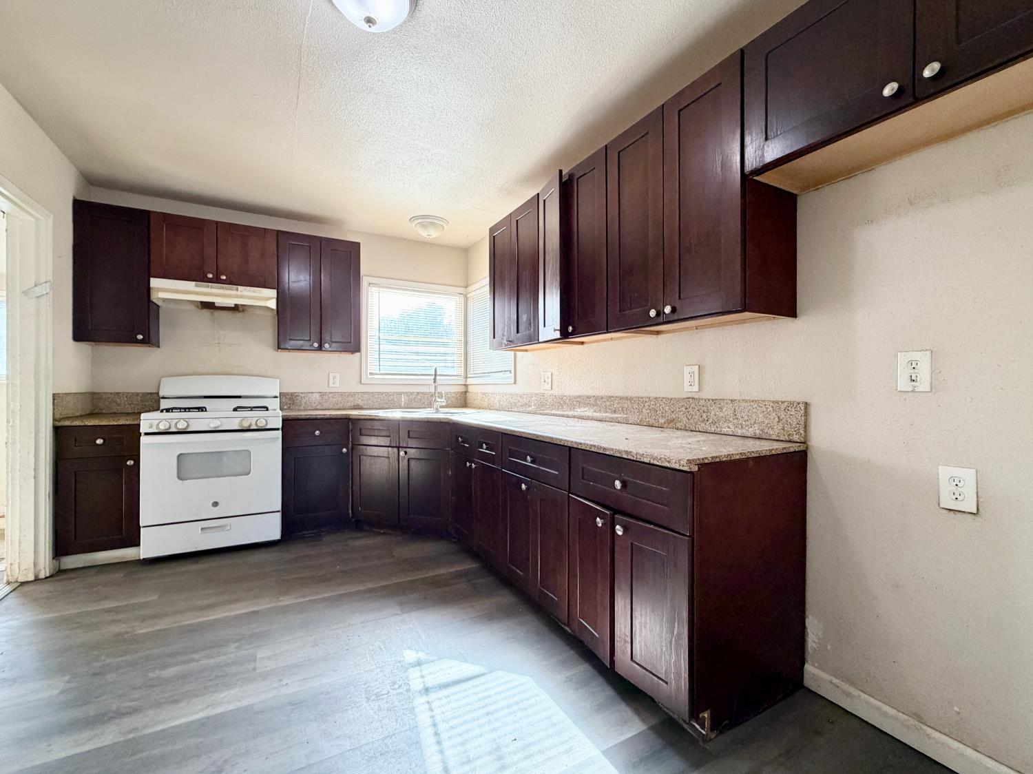 434 N Echo Ave, Fresno, CA 93701