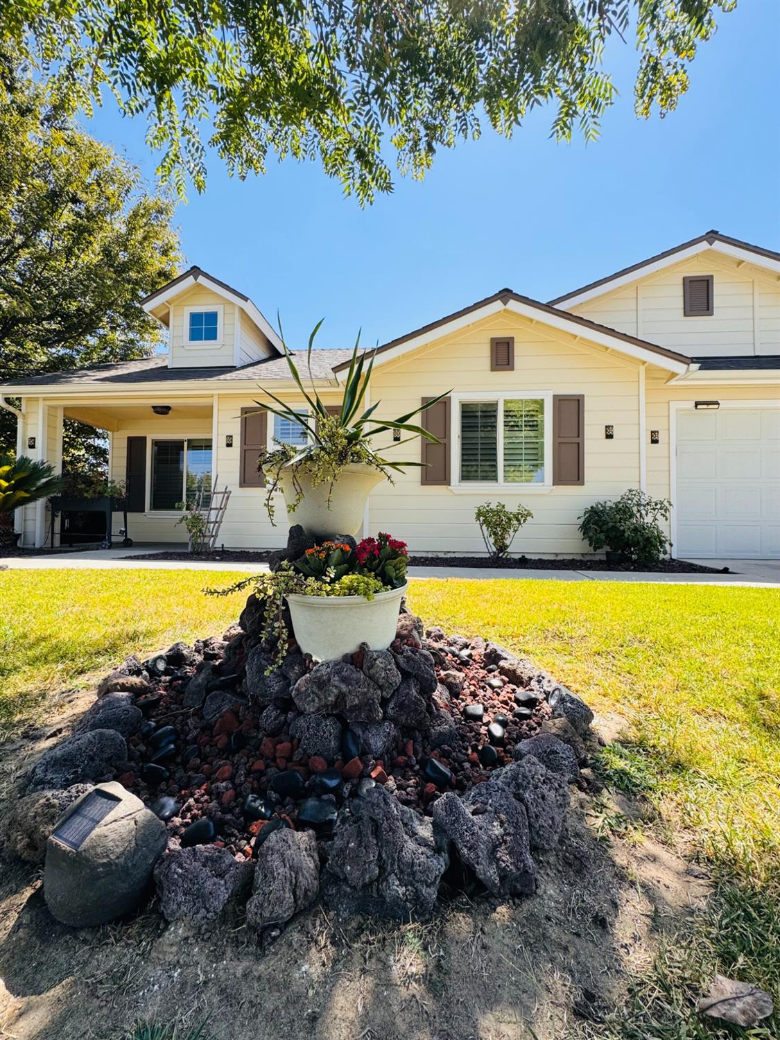 5824 E Kaviland Ave, Fresno, CA 93727