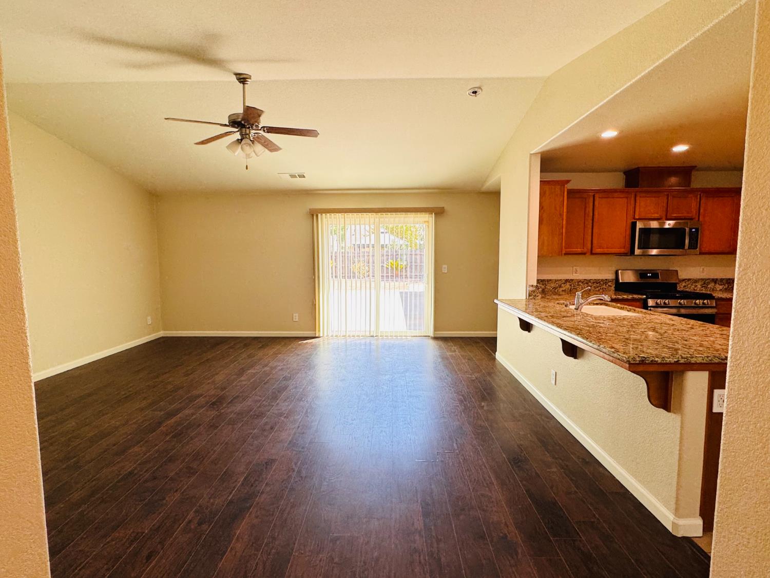 5824 E Kaviland Ave, Fresno, CA 93727