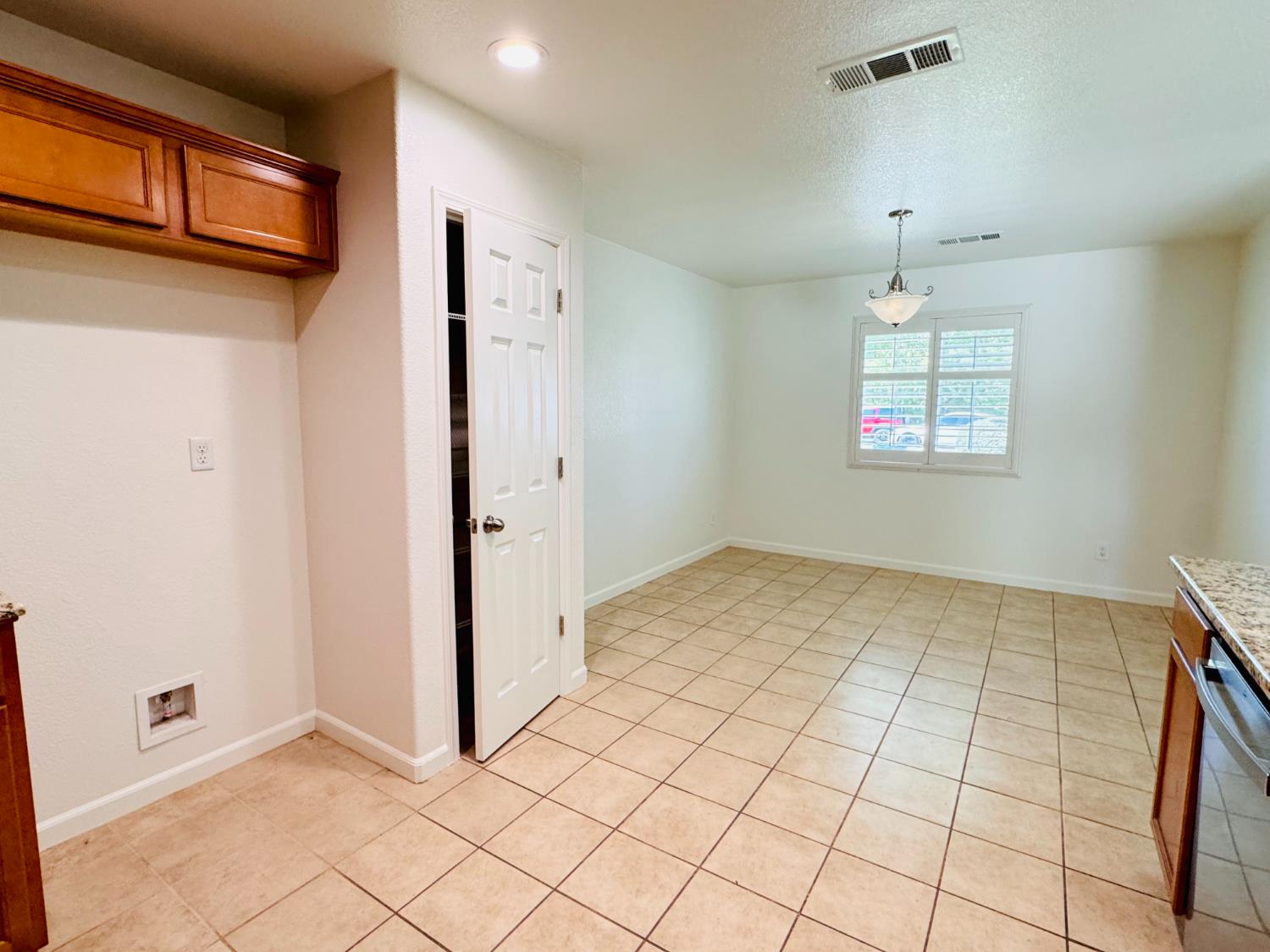 5824 E Kaviland Ave, Fresno, CA 93727
