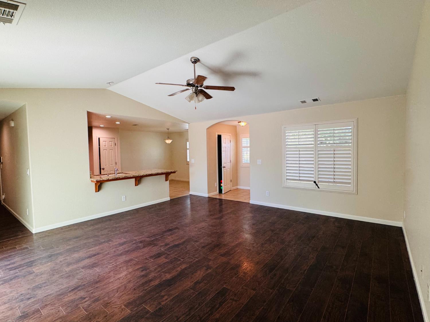 5824 E Kaviland Ave, Fresno, CA 93727