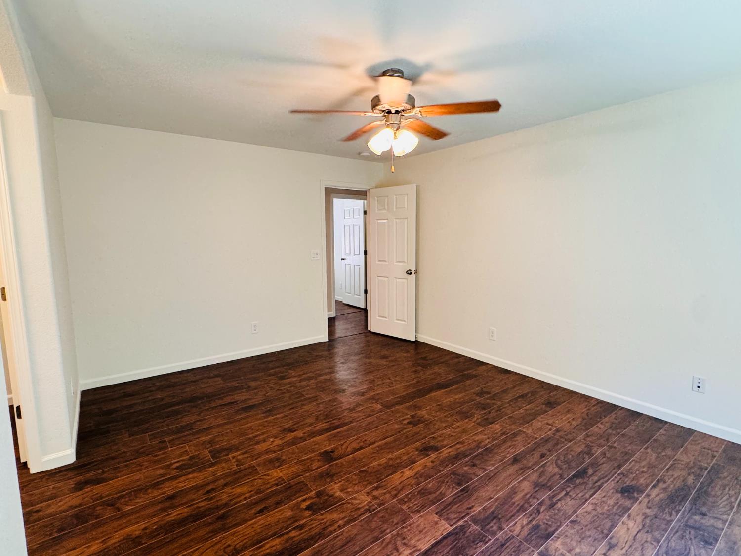 5824 E Kaviland Ave, Fresno, CA 93727
