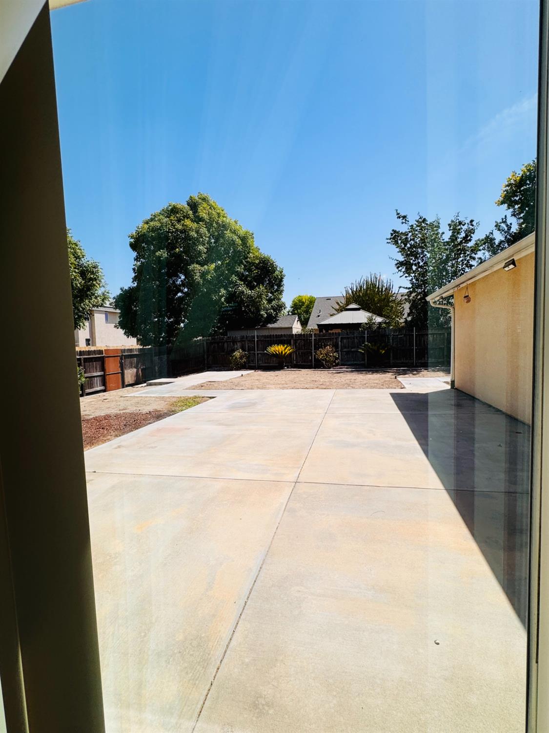 5824 E Kaviland Ave, Fresno, CA 93727