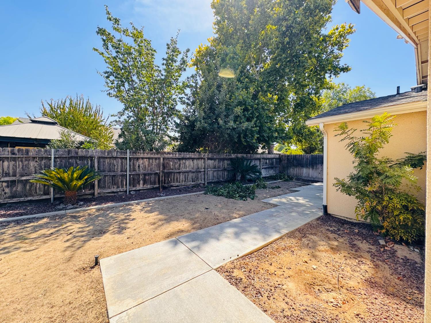 5824 E Kaviland Ave, Fresno, CA 93727