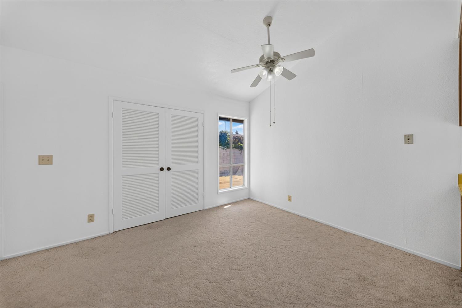 317 W Sierra Ave #117, Fresno, CA 93704