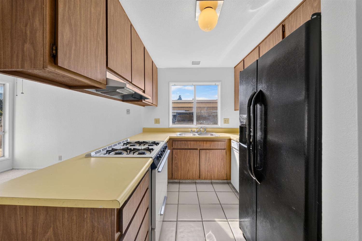 317 W Sierra Ave #117, Fresno, CA 93704
