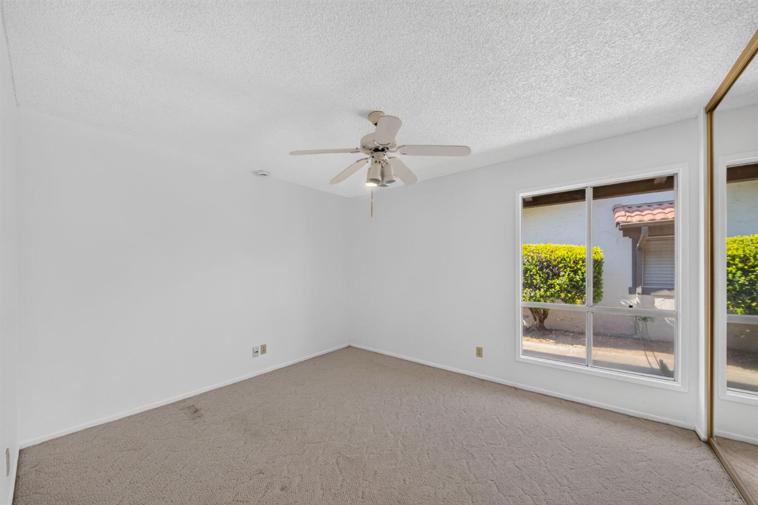 317 W Sierra Ave #117, Fresno, CA 93704