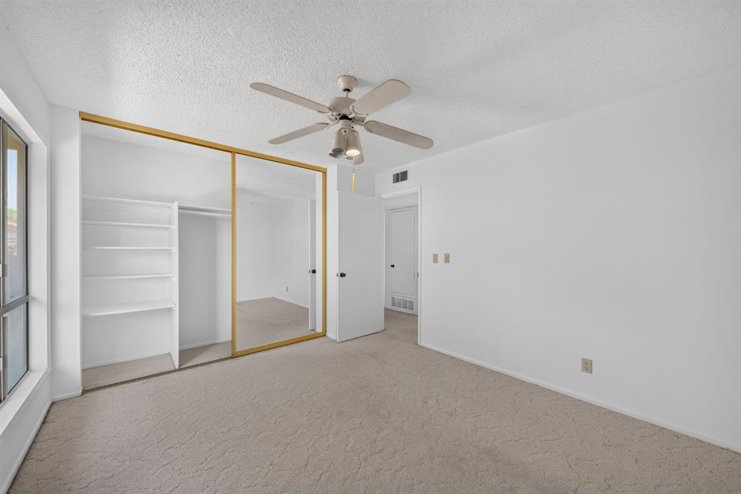 317 W Sierra Ave #117, Fresno, CA 93704